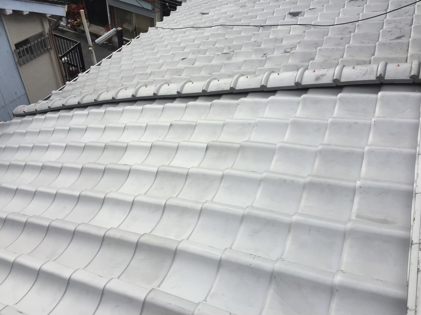 乾式工法で瓦固定